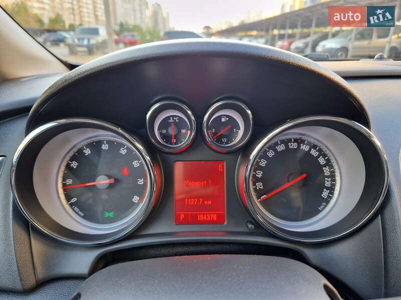 Універсал Opel Astra 2012 в Києві