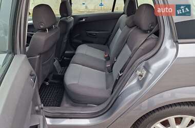 Універсал Opel Astra 2006 в  фото 25 Універсал Opel Astra 2006 в