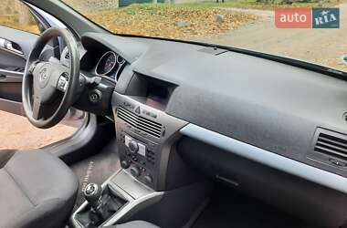 Универсал Opel Astra 2006 в  фото 52 Универсал Opel Astra 2006 в