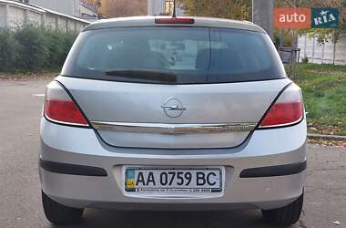 Хэтчбек Opel Astra 2006 в 
