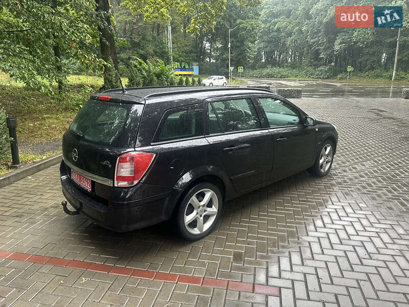 Універсал Opel Astra 2008 в Луцьку