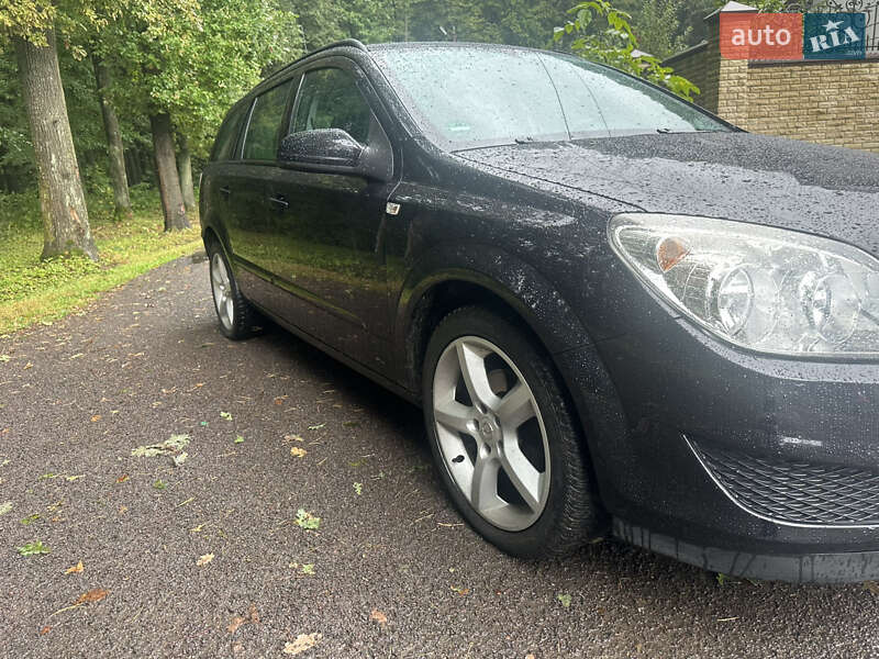 Універсал Opel Astra 2008 в Луцьку