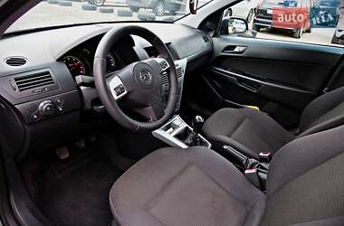 Хетчбек Opel Astra 2009 в 