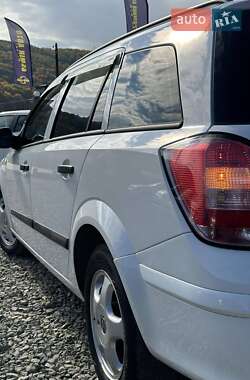 Универсал Opel Astra 2010 в 