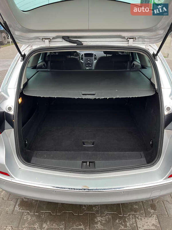 Универсал Opel Astra 2012 в Киеве