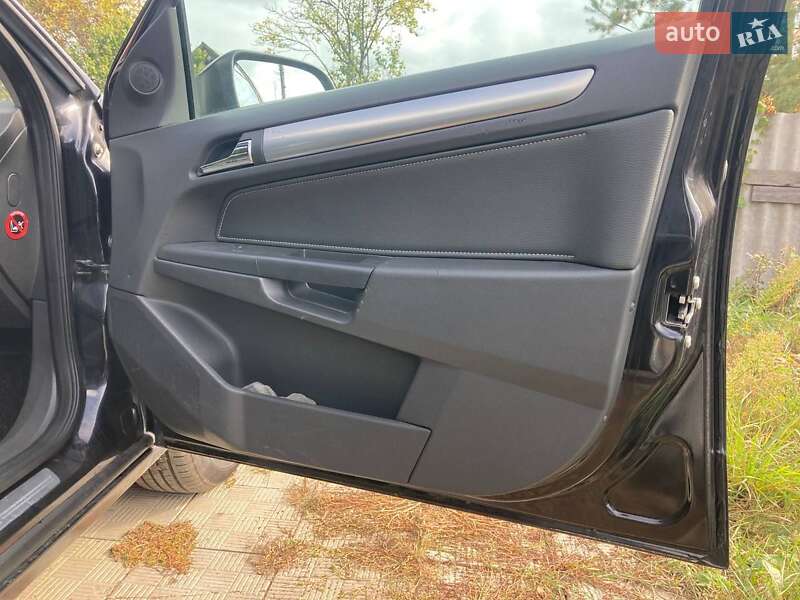 Універсал Opel Astra 2009 в Полтаві