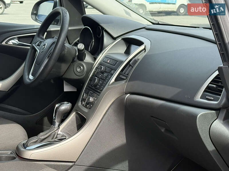 Хетчбек Opel Astra 2011 в Рівному