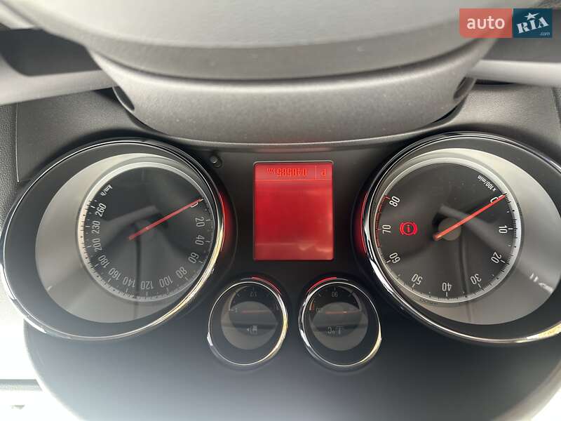 Седан Opel Astra 2015 в Ржищеве фото 20 Седан Opel Astra 2015 в Ржищеве