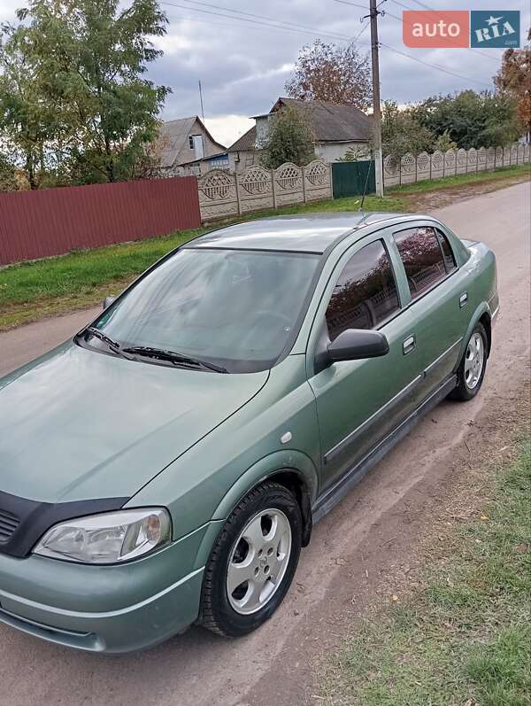 Седан Opel Astra 2008 в Казатине
