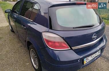 Хетчбек Opel Astra 2006 в 
