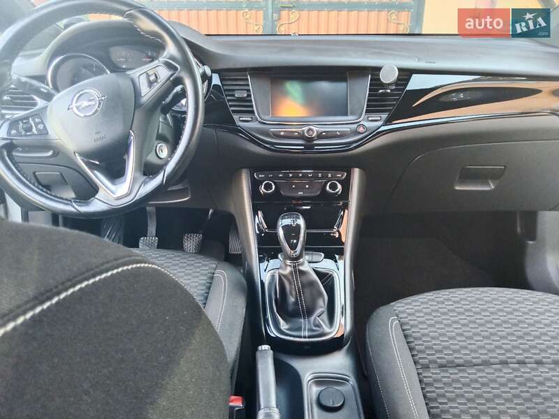 Хэтчбек Opel Astra 2017 в Черновцах