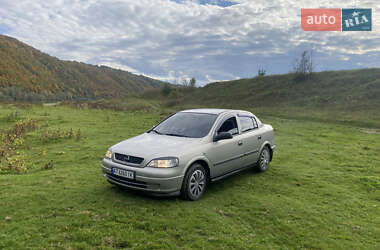 Седан Opel Astra 2008 в Івано-Франківську