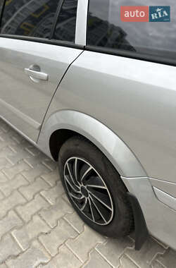 Универсал Opel Astra 2007 в 