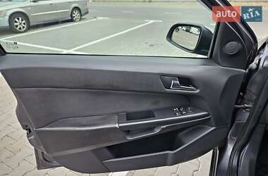 Седан Opel Astra 2012 в 