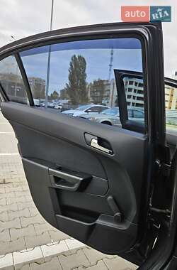 Седан Opel Astra 2012 в 