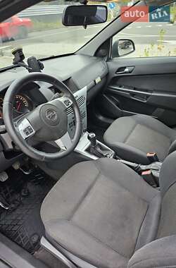 Седан Opel Astra 2012 в 