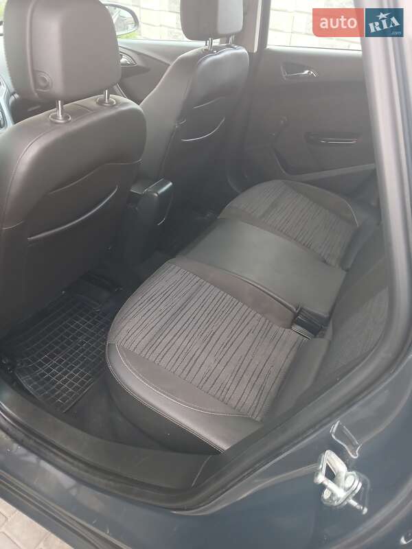 Универсал Opel Astra 2015 в Корце фото 6 Универсал Opel Astra 2015 в Корце