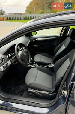 Универсал Opel Astra 2006 в 