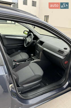 Универсал Opel Astra 2006 в 
