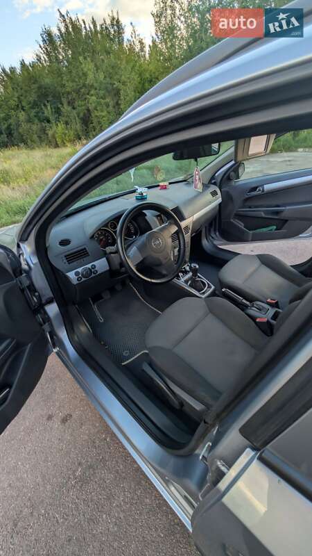 Универсал Opel Astra 2006 в Житомире