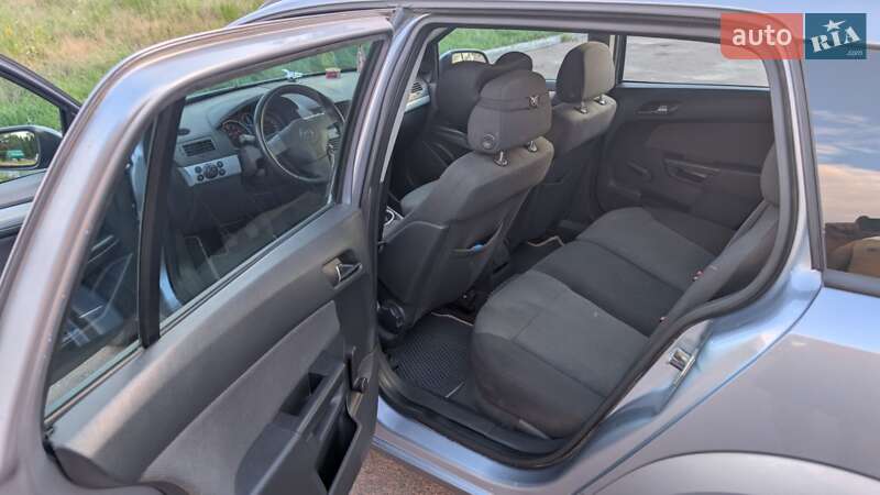 Универсал Opel Astra 2006 в Житомире