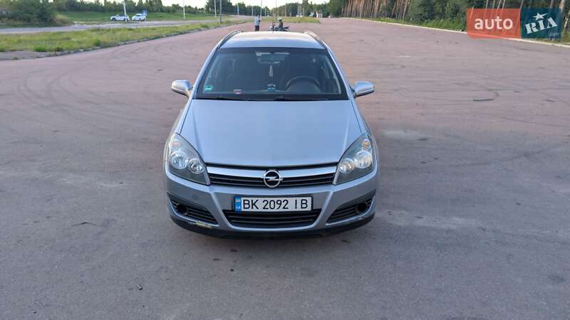Универсал Opel Astra 2006 в Житомире