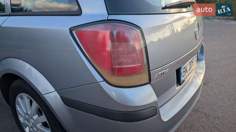 Универсал Opel Astra 2006 в Житомире