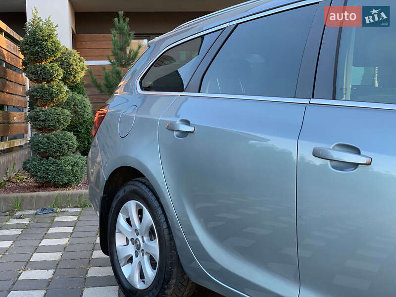 Универсал Opel Astra 2015 в Стрые