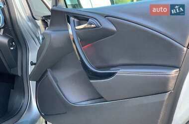 Универсал Opel Astra 2015 в 