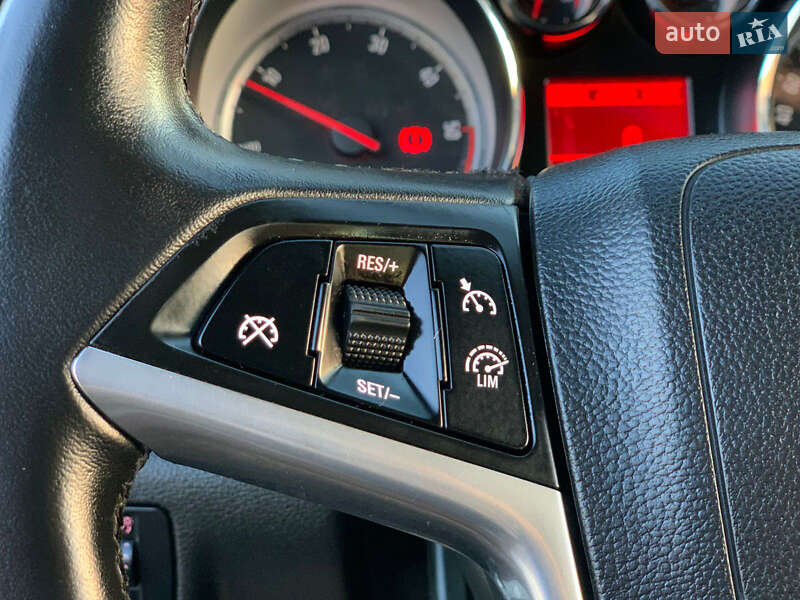 Универсал Opel Astra 2015 в Стрые