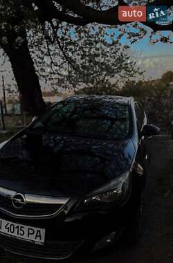 Універсал Opel Astra 2011 в Козятині