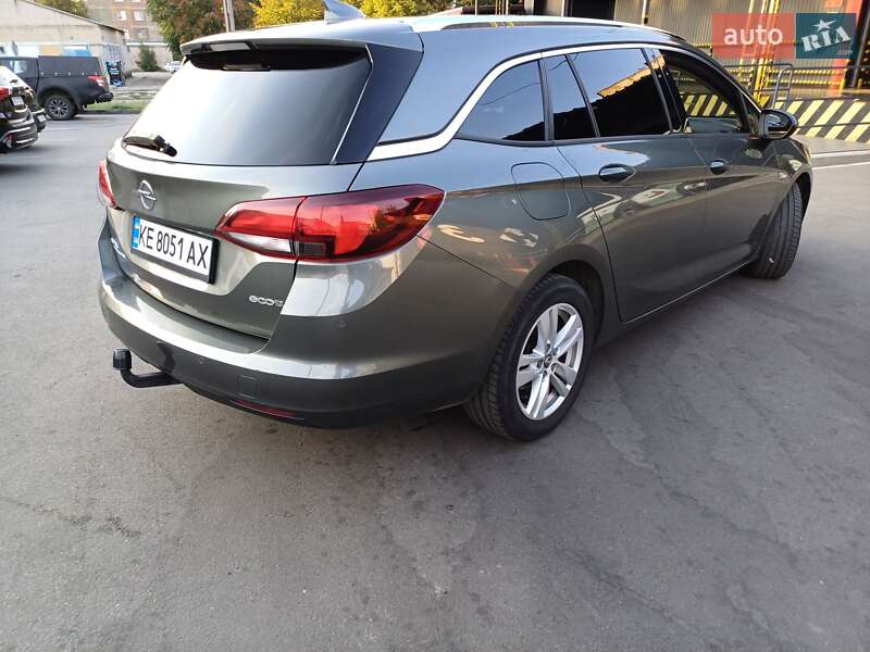 Універсал Opel Astra 2017 в Павлограді