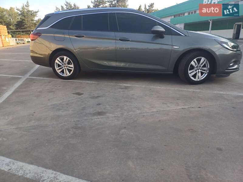 Універсал Opel Astra 2017 в Павлограді