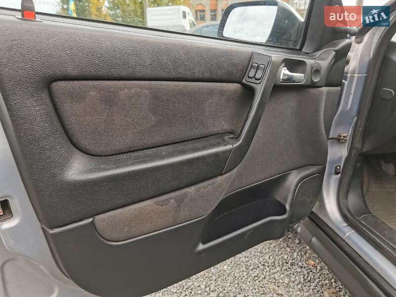 Седан Opel Astra 2001 в Хмельницком