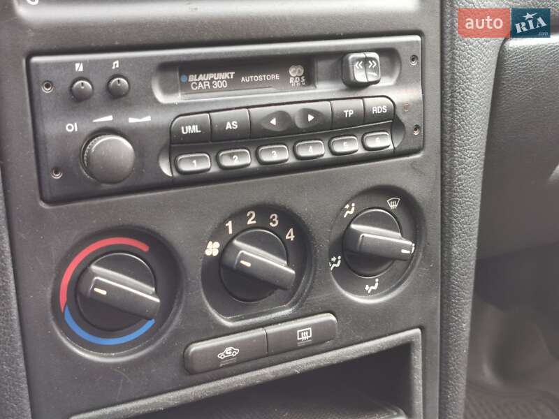 Седан Opel Astra 2001 в Хмельницком