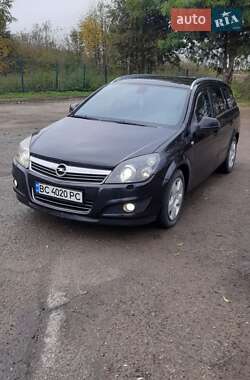 Универсал Opel Astra 2010 в Стрые