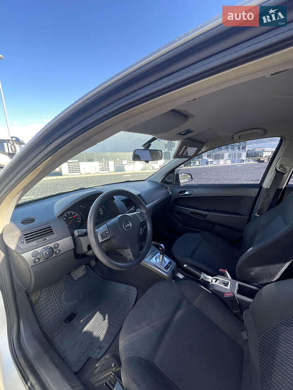 Хэтчбек Opel Astra 2005 в Львове фото 9 Хэтчбек Opel Astra 2005 в Львове