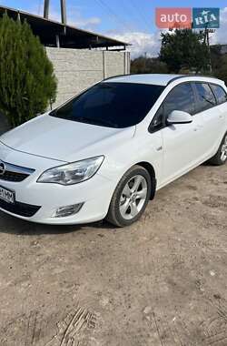 Универсал Opel Astra 2011 в Харькове