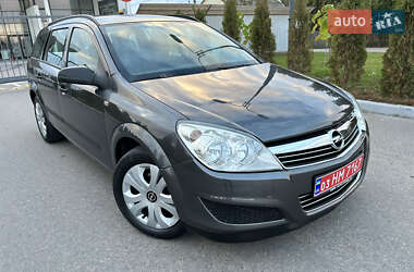Універсал Opel Astra 2010 в Полтаві