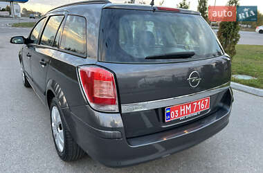 Универсал Opel Astra 2010 в 
