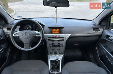 Универсал Opel Astra 2010 в 