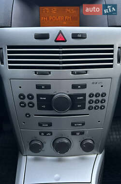Универсал Opel Astra 2010 в 