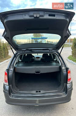 Универсал Opel Astra 2010 в 