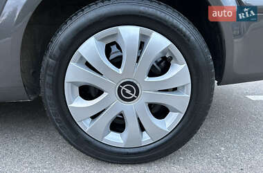 Универсал Opel Astra 2010 в 
