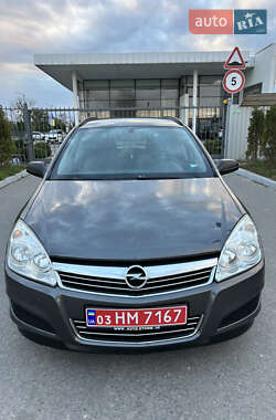 Универсал Opel Astra 2010 в 