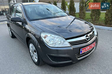 Универсал Opel Astra 2010 в 