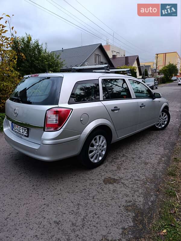 Универсал Opel Astra 2009 в Луцке