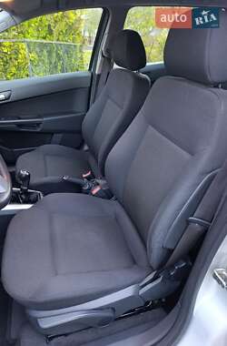 Универсал Opel Astra 2009 в 
