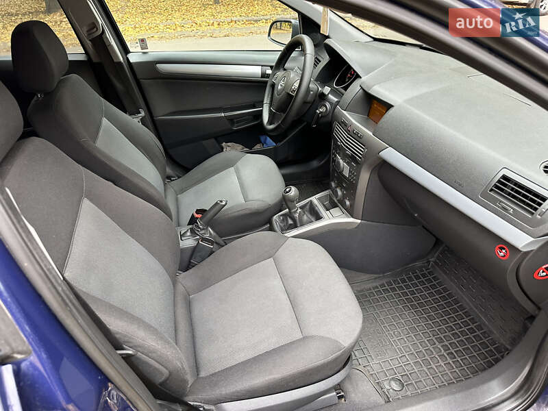 Хэтчбек Opel Astra 2006 в Ромнах фото 16 Хэтчбек Opel Astra 2006 в Ромнах