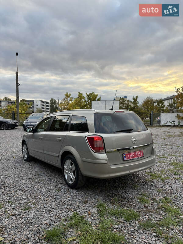 Универсал Opel Astra 2009 в Белой Церкви